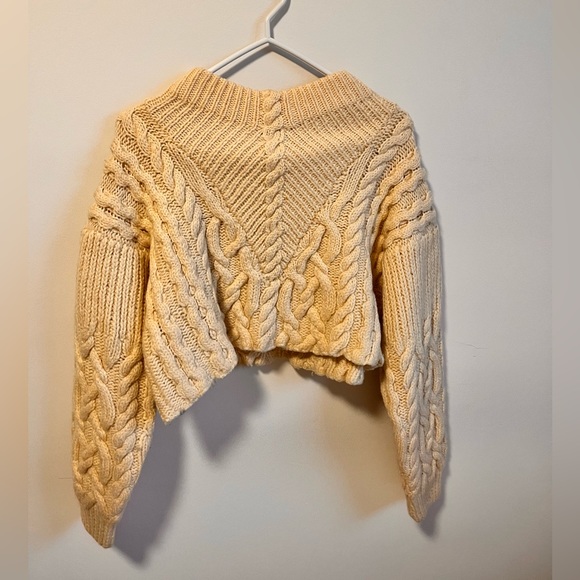 Cropped chunky cream sweater - Picture 1 of 3